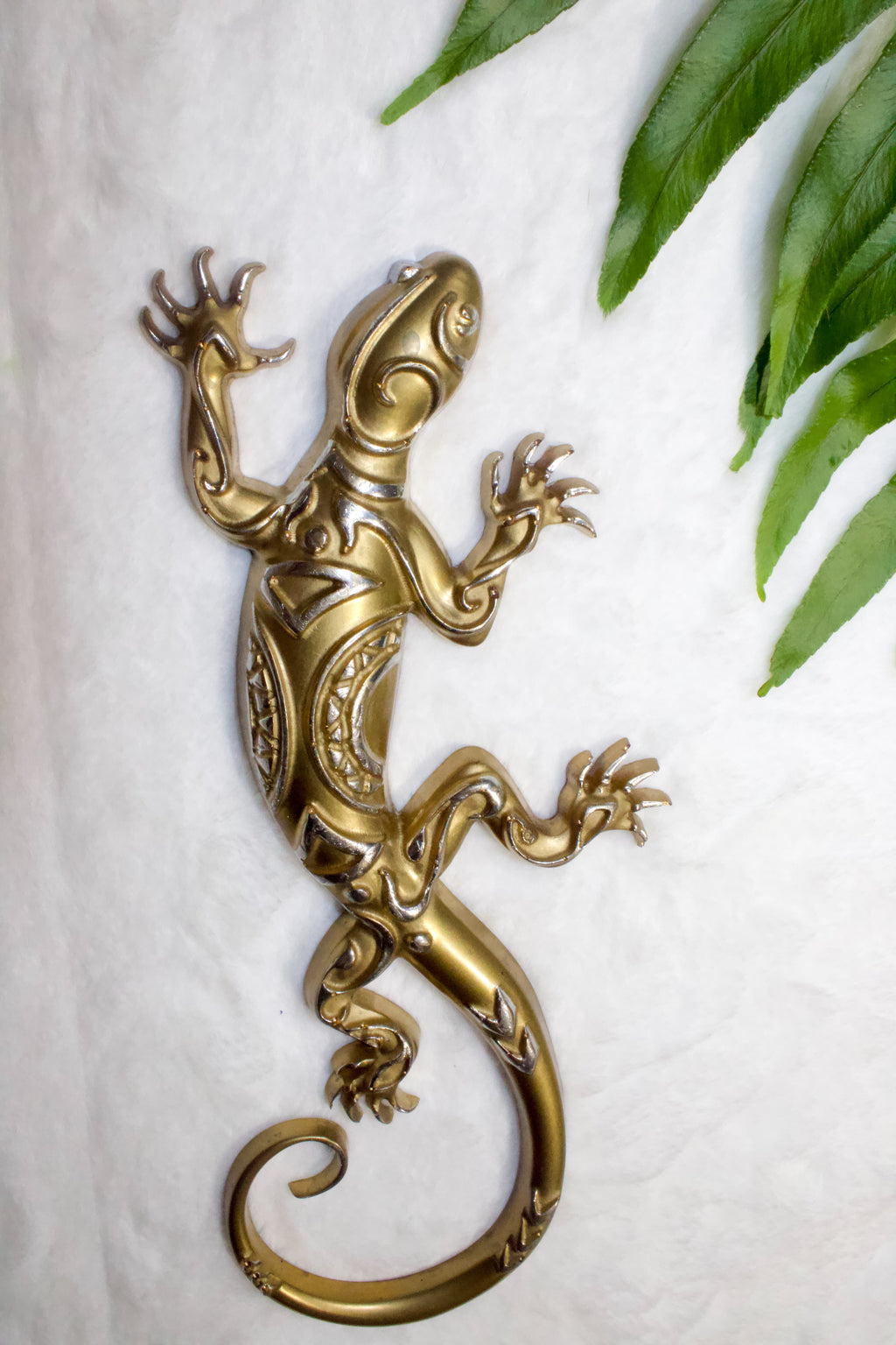 Gold & Bronze Tribal Resin Gecko — Handcrafted Magnet