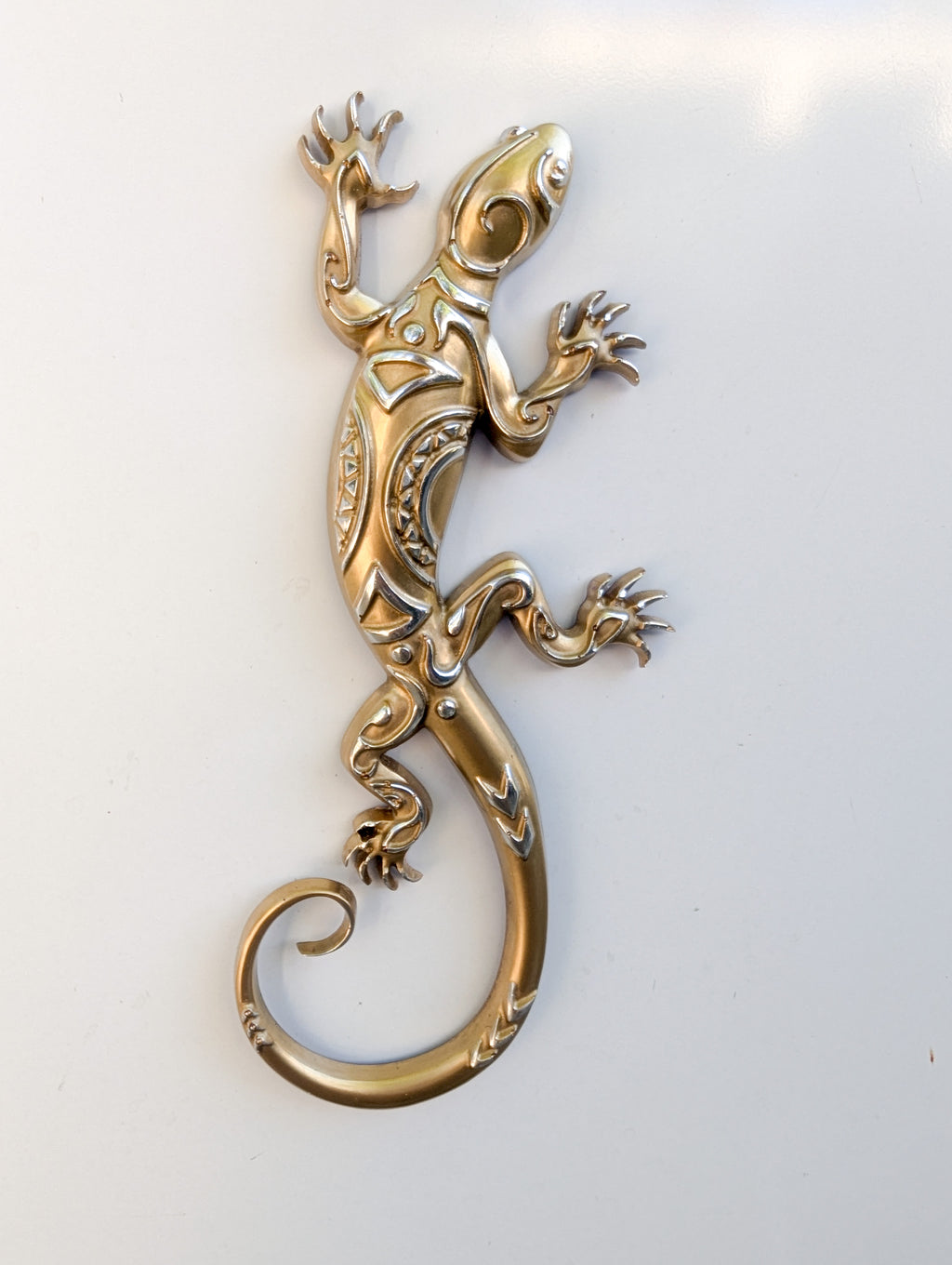 Gold & Bronze Tribal Resin Gecko — Handcrafted Magnet
