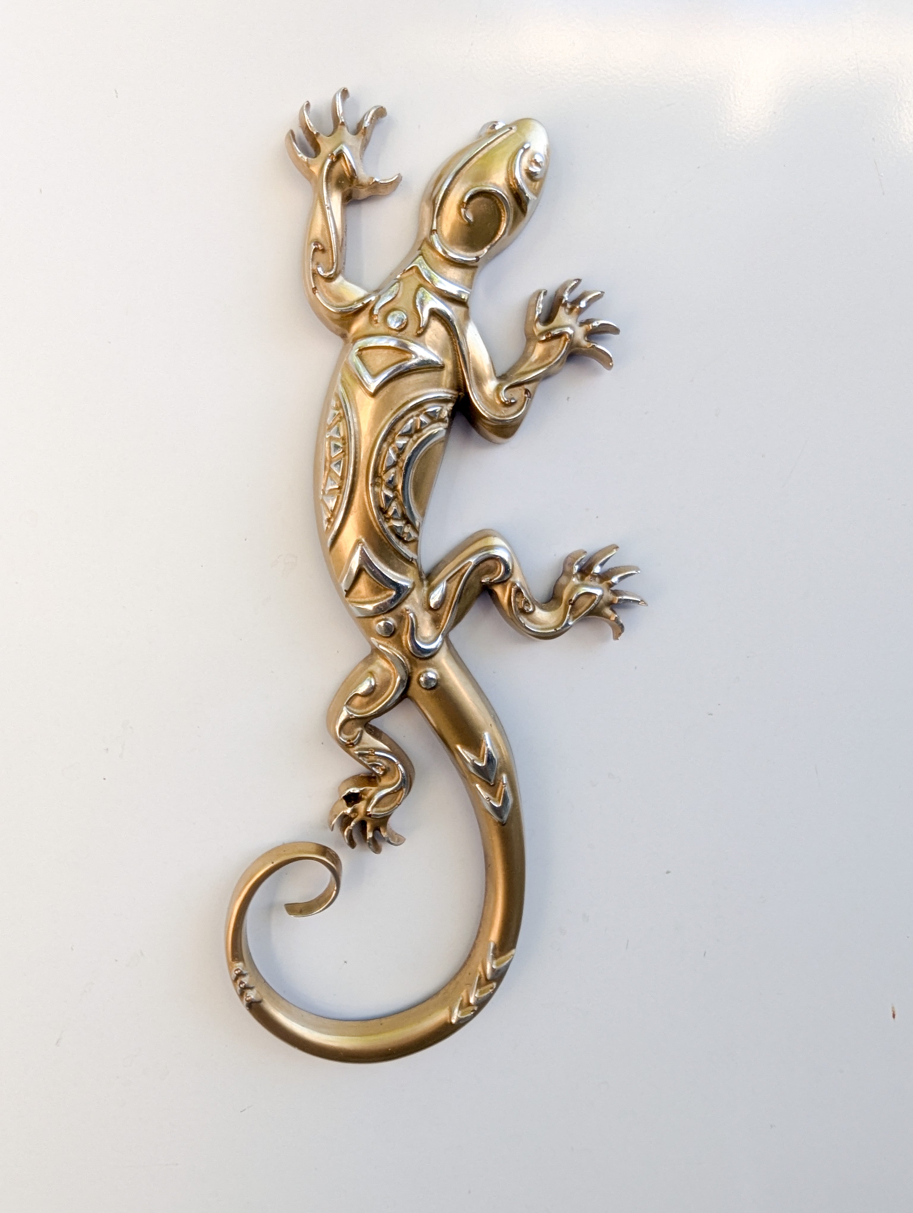 Gold & Bronze Tribal Resin Gecko — Handcrafted Magnet